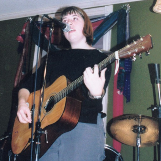 Some sort of Alvarez acoustic, here played by Cindy Ivy